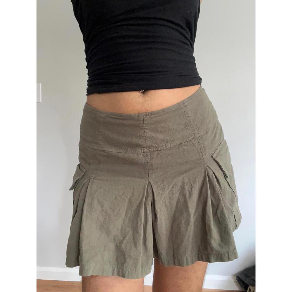 Women’s khaki green cotton skort